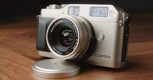 Contax G1D Rangefinder 35mm Film Camera + 90mm F2.8 Lens