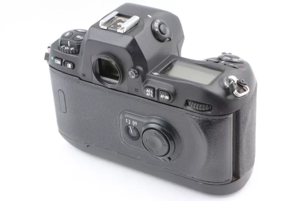 Nikon F100 Deals